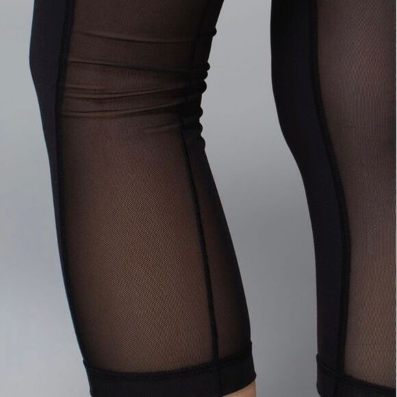 Lululemon Black Breathe Easy Crop Legging Size 4 - Picture 7 of 9